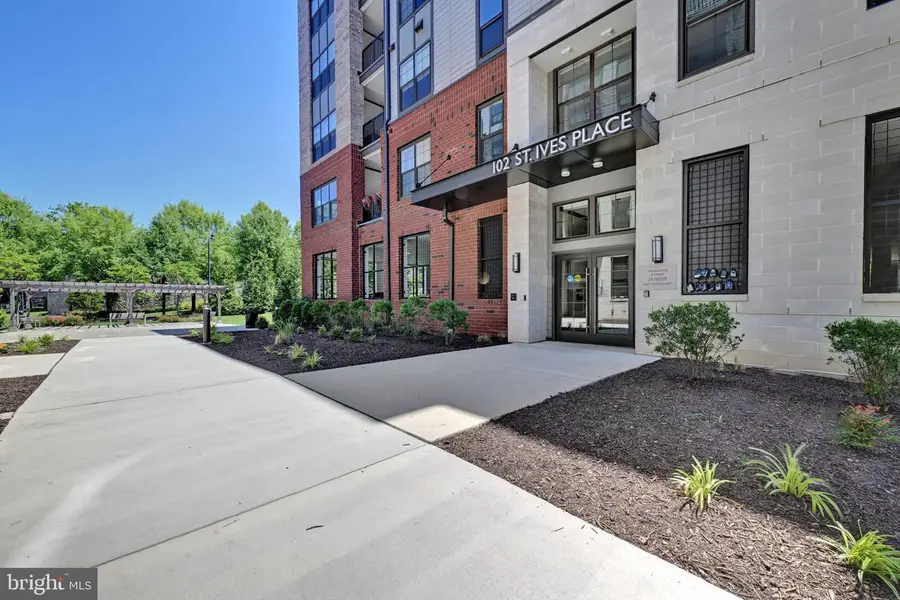 102 Saint Ives Pl #401, Oxon Hill, MD 20745 - #2