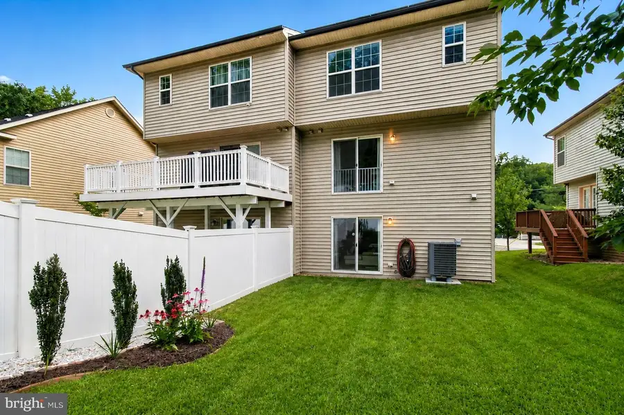 1052 Owens Rd, Oxon Hill, MD 20745 - #3