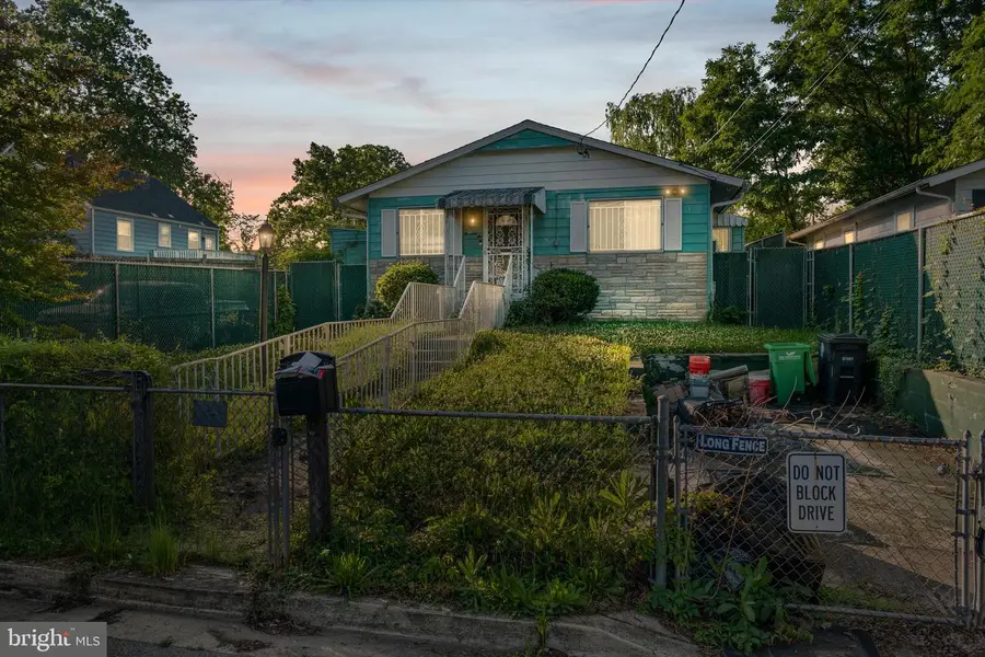806 Clovis Ave, Capitol Heights, MD 20743 - #2