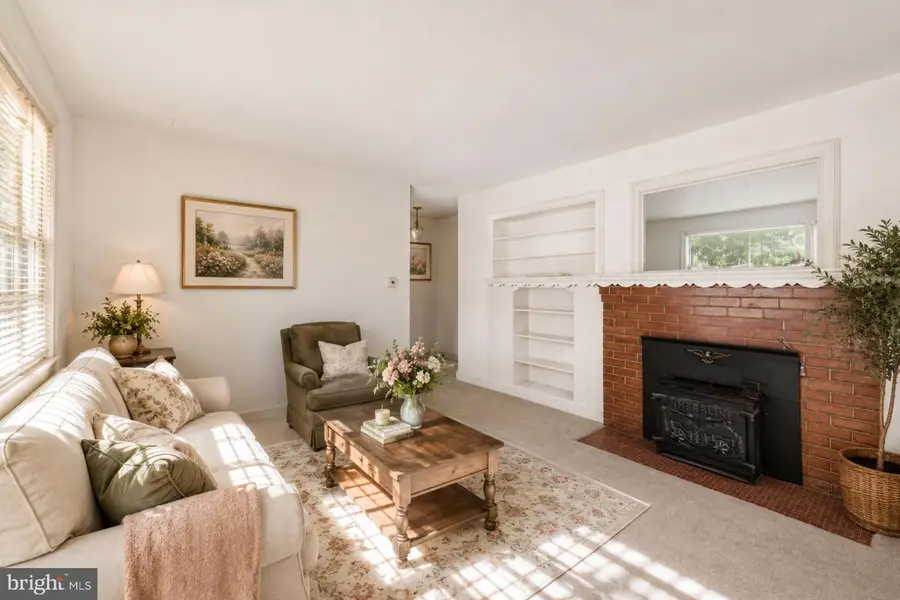 5405 Lanham Station Rd, Lanham, MD 20706 - #3