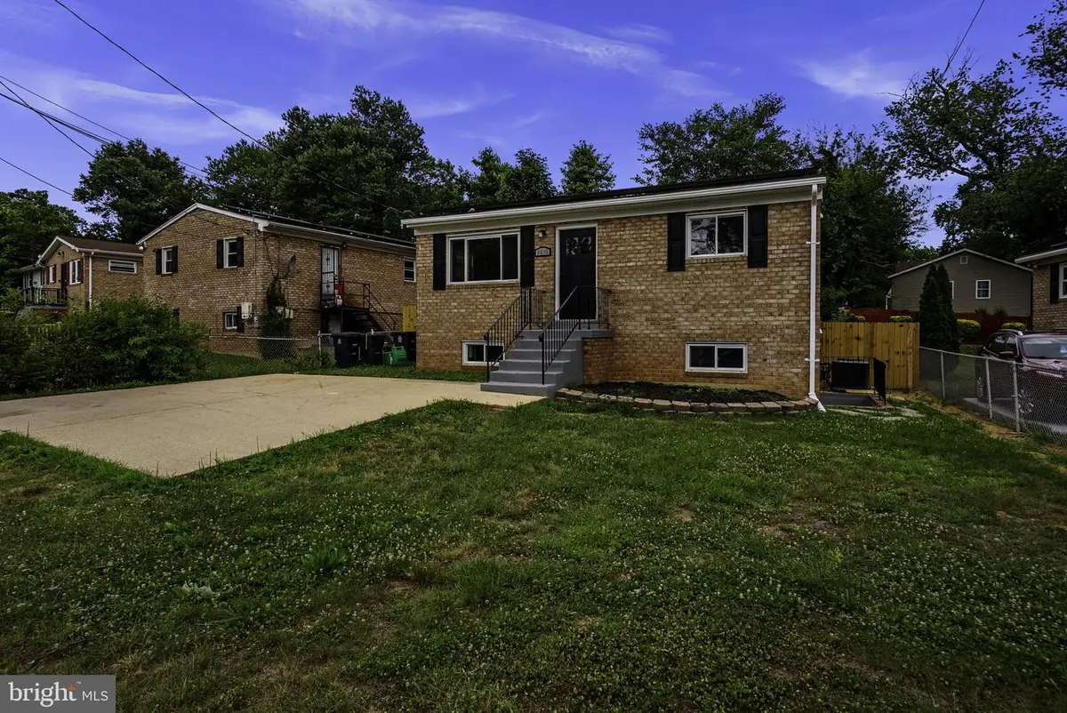 6615 Valley Park Rd, Capitol Heights, MD 20743 - #1