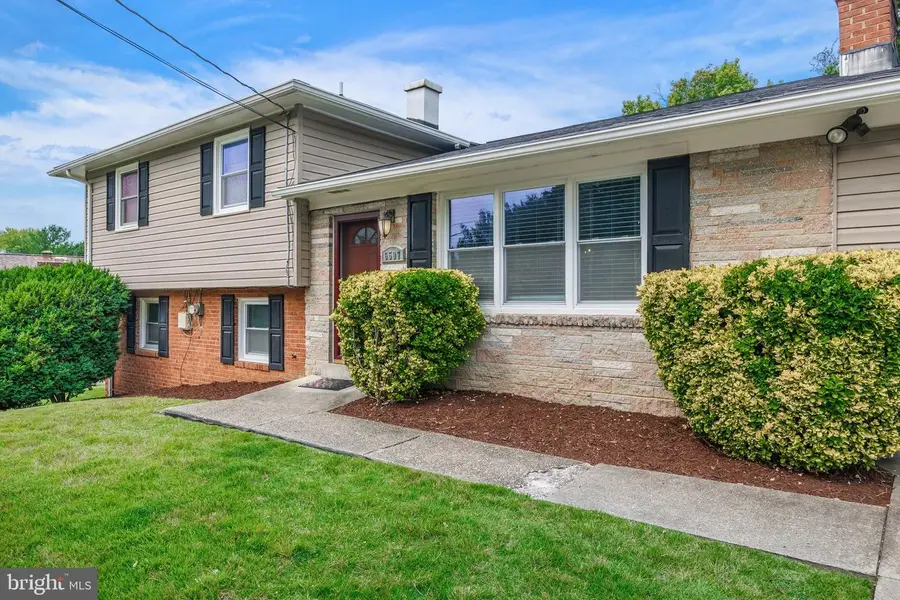 6507 Summerhill Rd, Temple Hills, MD 20748 - #2