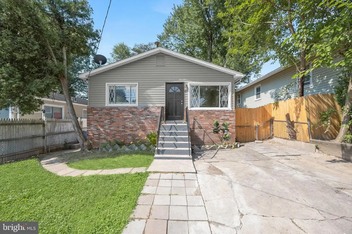 4705 Lincoln Ave, Beltsville, MD 20705 - #1