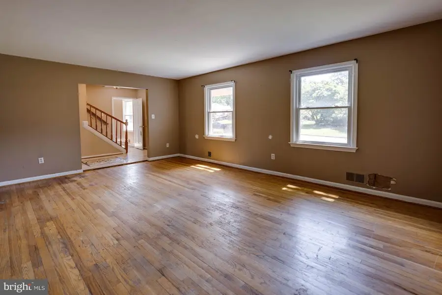 6802 Robinia Rd, Temple Hills, MD 20748 - #3