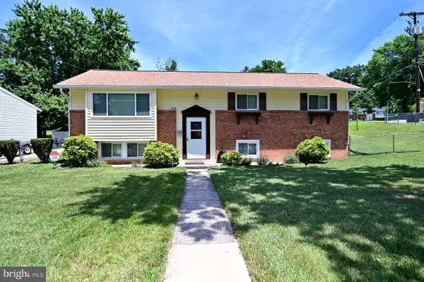 5528 Helmont Dr, OXON HILL, MD 20745