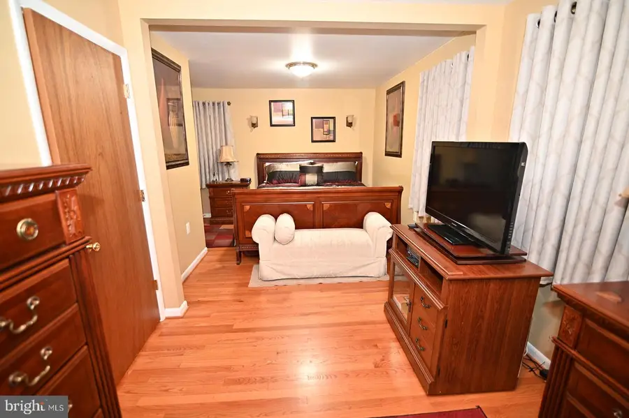 5528 Helmont Dr, Oxon Hill, MD 20745 - #3
