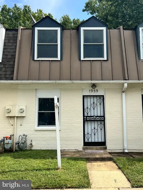 1939 Dutch Village Dr, HYATTSVILLE, MD 20785