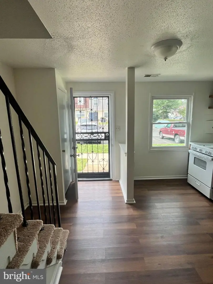 1939 Dutch Village Dr, Hyattsville, MD 20785 - #2