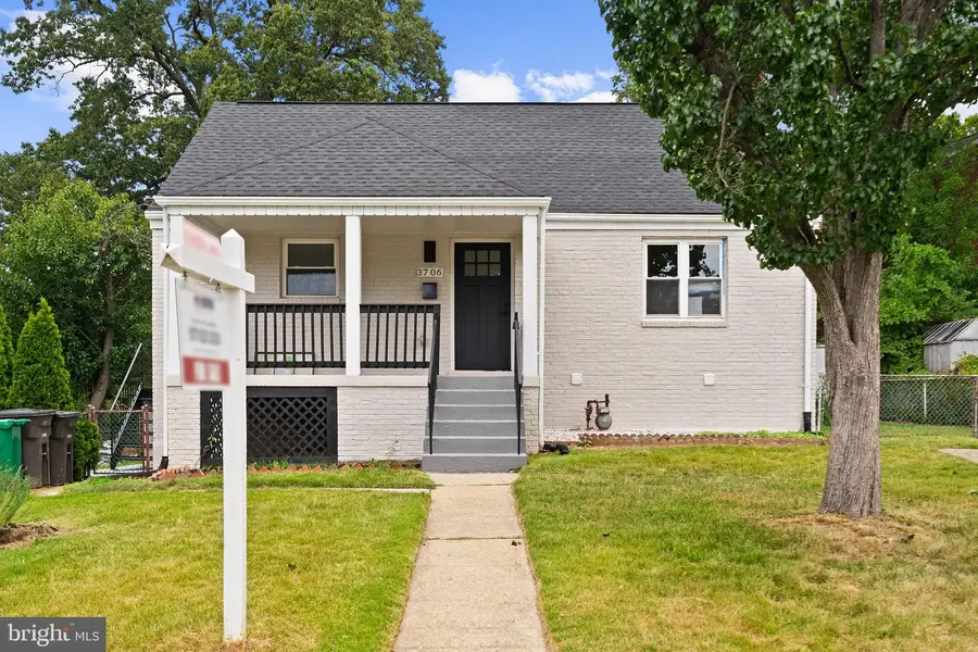3706 Longfellow St, Hyattsville, MD 20782 - #2
