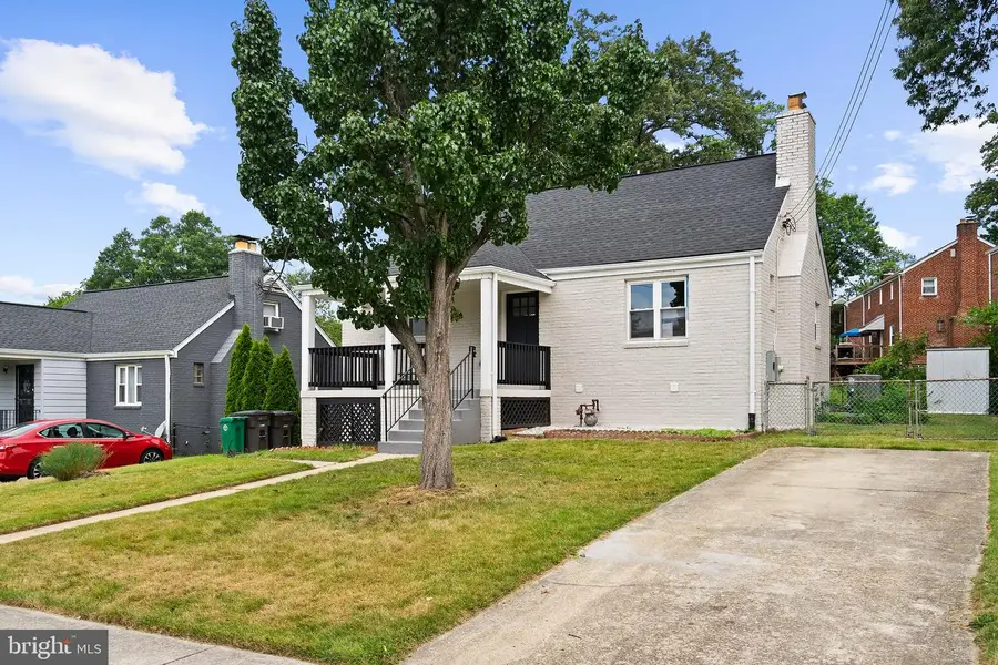 3706 Longfellow St, Hyattsville, MD 20782 - #3
