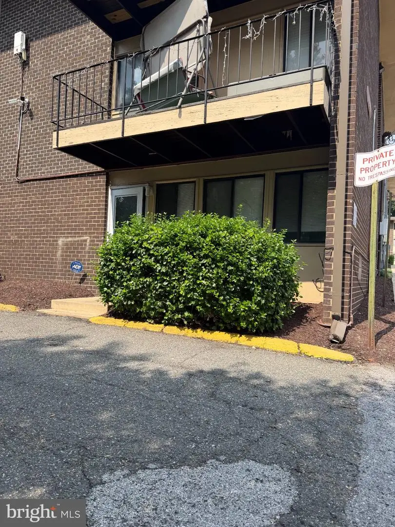 3904 Stone Gate Dr #e, Suitland, MD 20746 - #3