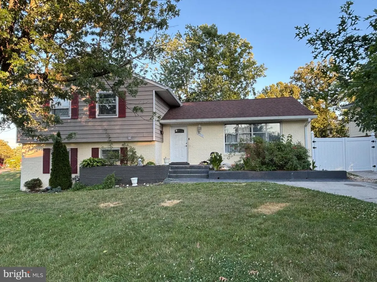 12911 Paca Dr, Beltsville, MD 20705 - #1
