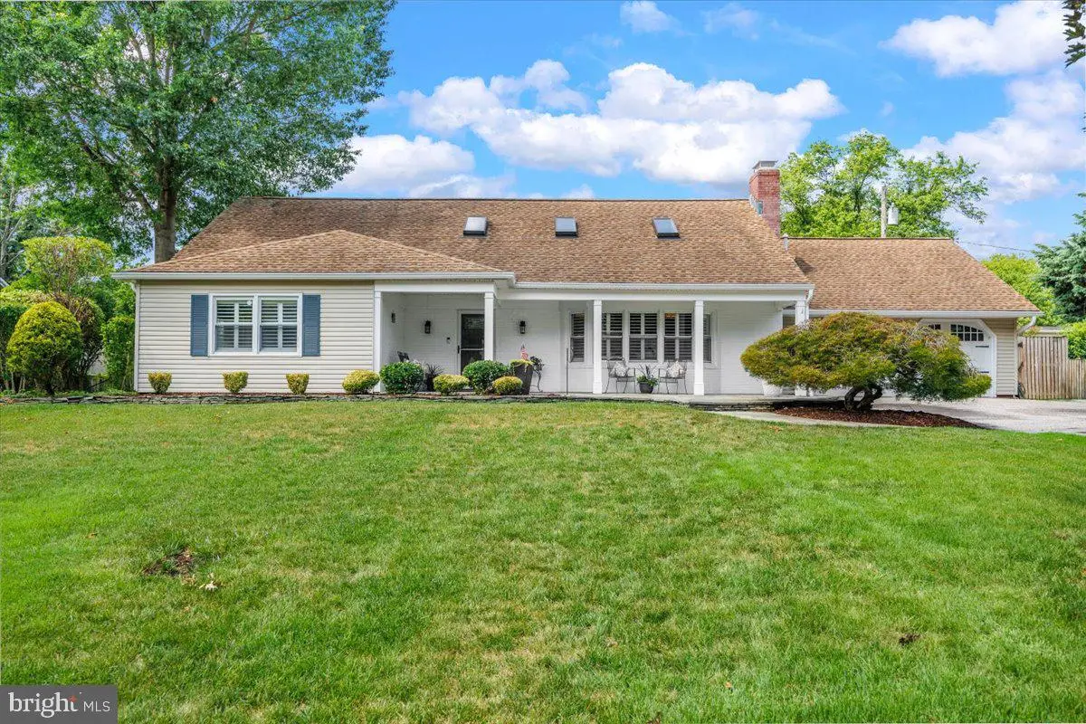 12127 Long Ridge Ln, Bowie, MD 20715 - #1