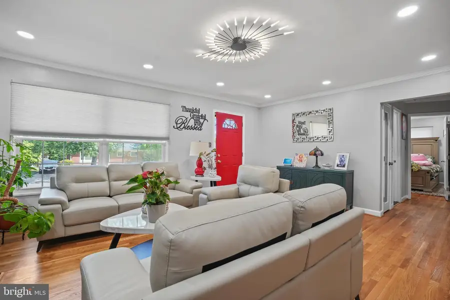6911 Lansdale St, District Heights, MD 20747 - #2