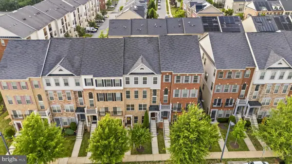 2643 Campus Way N, GLENARDEN, MD 20706