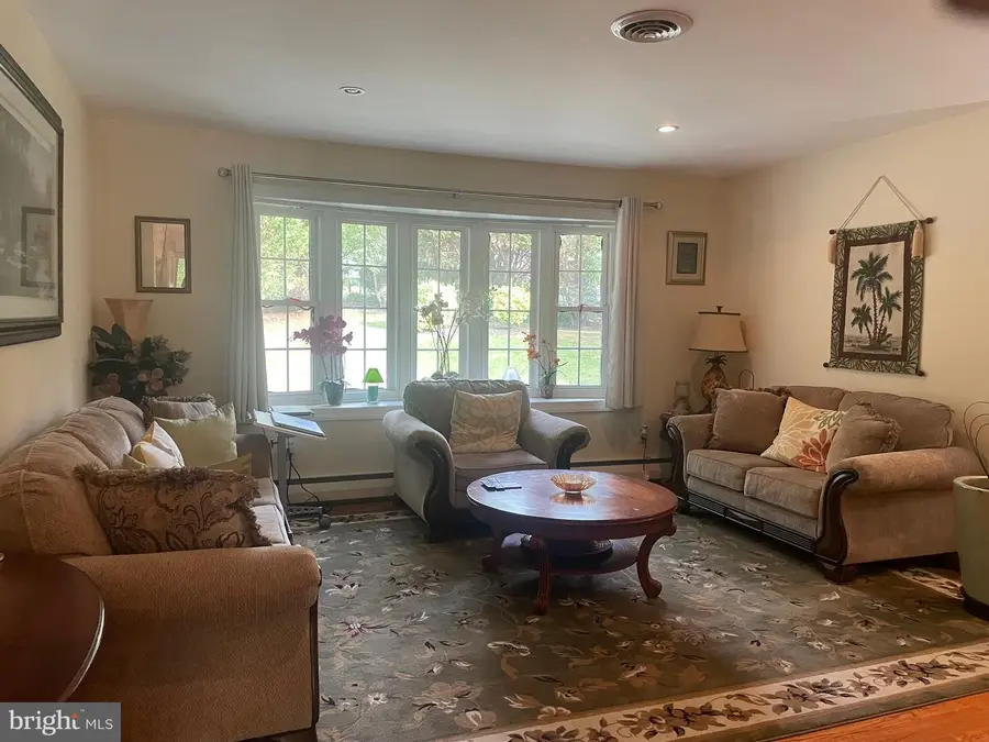 11007 Phillips Dr, Upper Marlboro, MD 20772 - #3