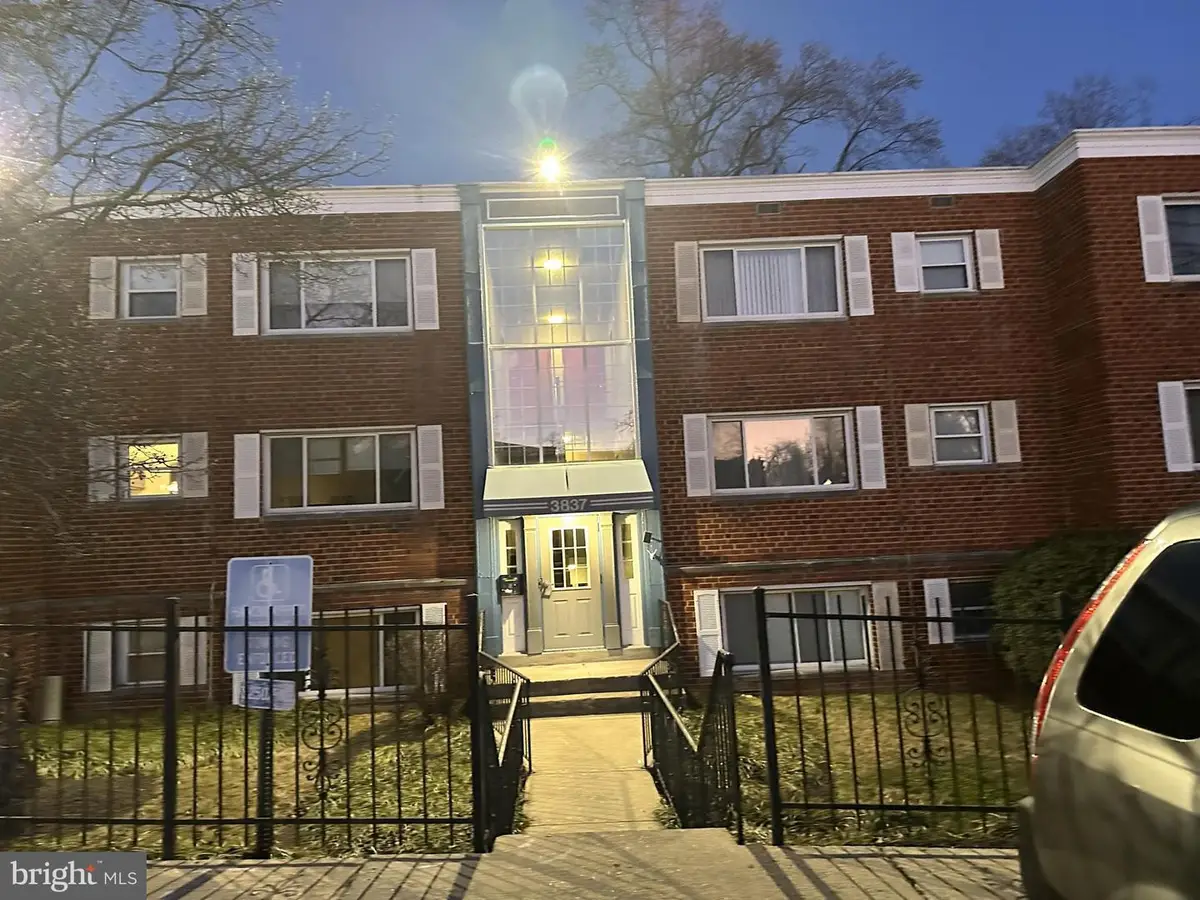 3837 Hamilton St #201, Hyattsville, MD 20781 - #1