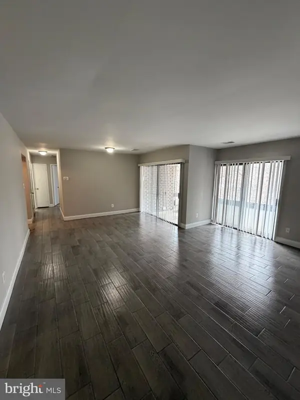10242 Prince Pl #206, UPPER MARLBORO, MD 20774