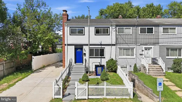 2112 Columbia Pl, LANDOVER, MD 20785