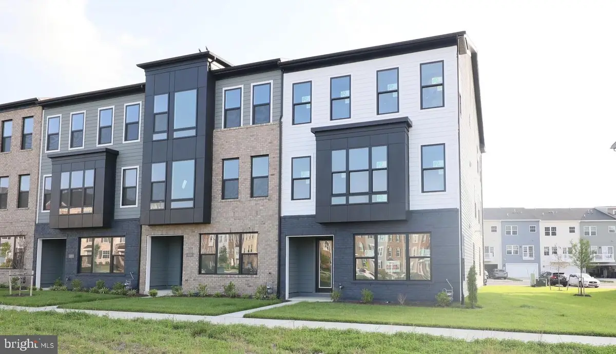 121 Summit Point Blvd #15-j, Bowie, MD 20716 - #1