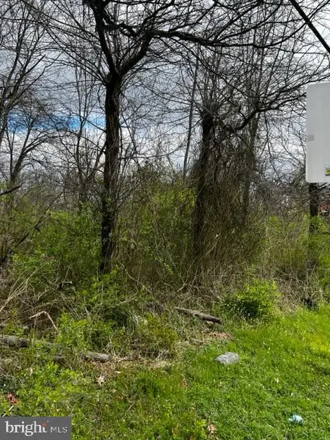 Southland Dr, HYATTSVILLE, MD 20785