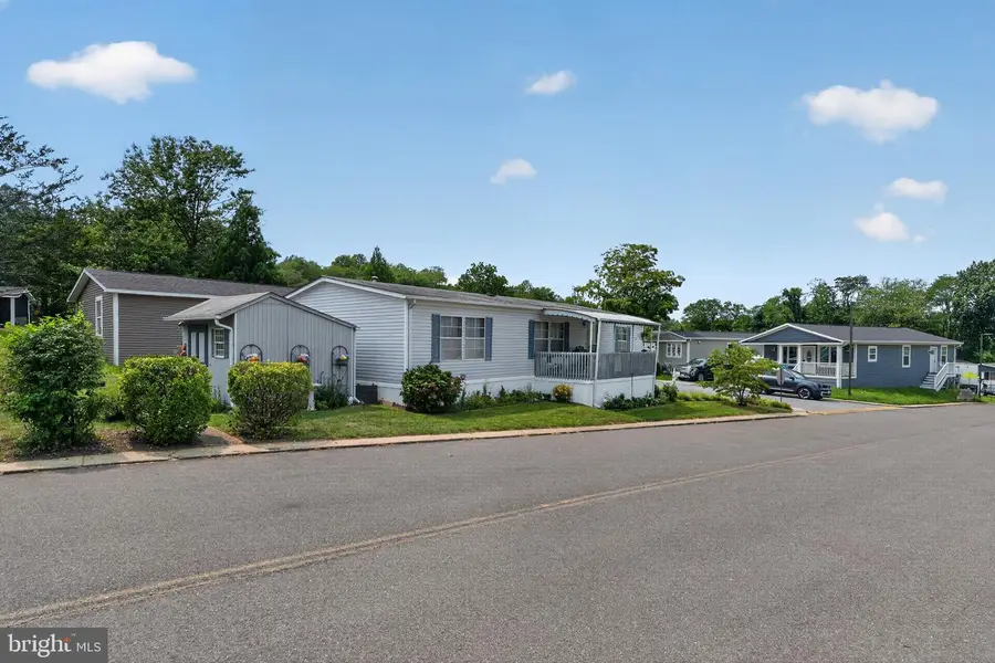 9413 Gumtree Park St, Capitol Heights, MD 20743 - #2