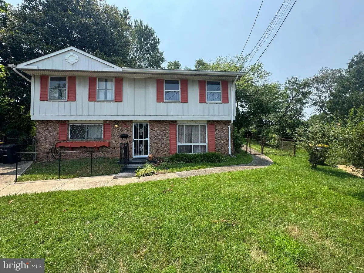 7909 Dellwood Ave, Lanham, MD 20706 - #1
