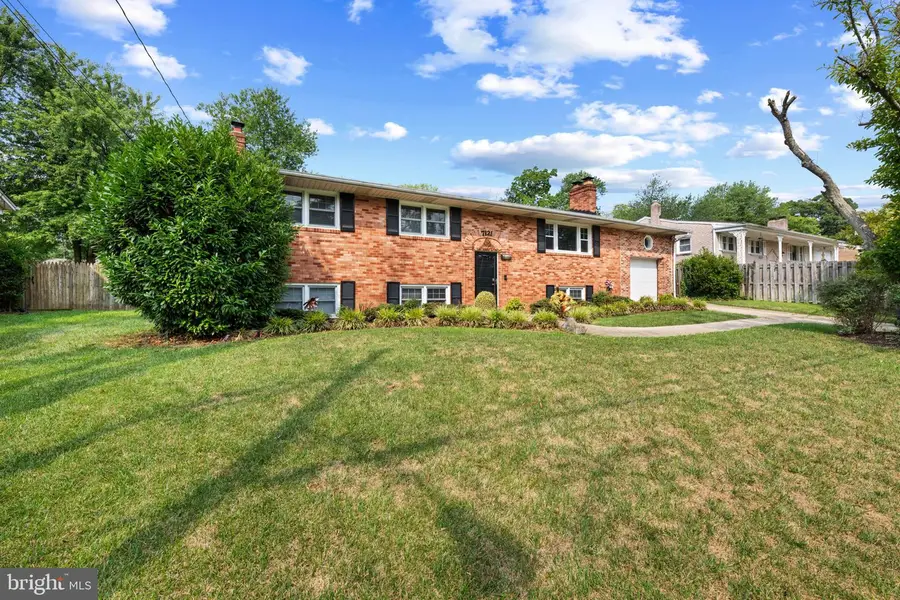 7121 Karen Anne Dr, Temple Hills, MD 20748 - #3
