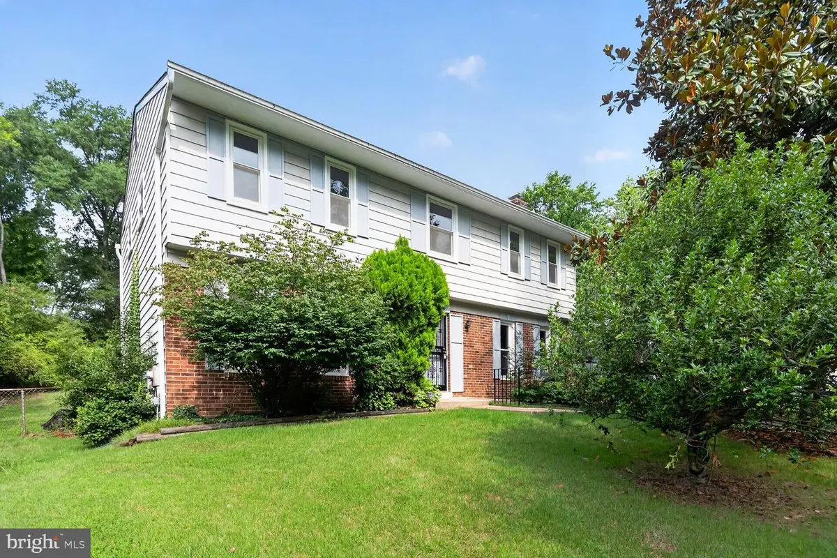 9011 Ivanhoe Rd, Fort Washington, MD 20744 - #1