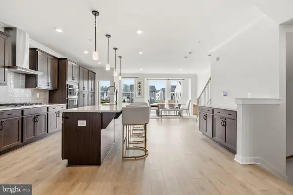 16007 Hyde Park Pl, BOWIE, MD 20716