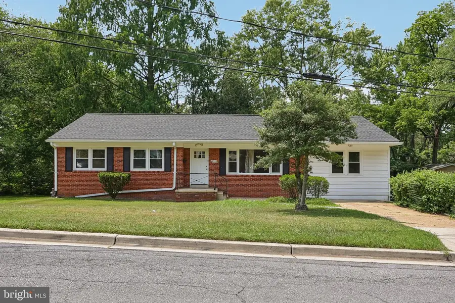 9203 Wellington Ct, Lanham, MD 20706 - #2
