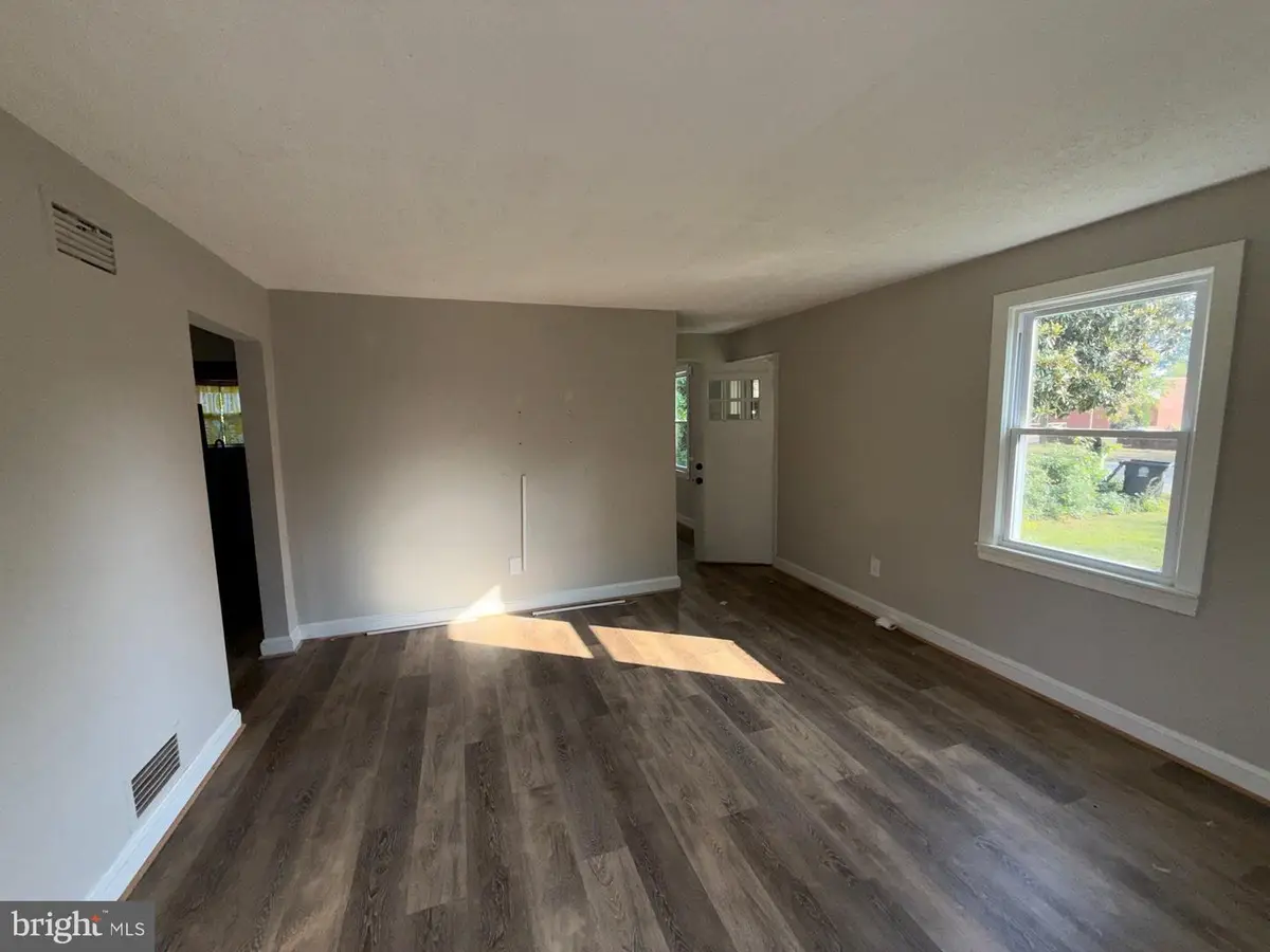 7520 Burgess Ln, Fort Washington, MD 20744 - #1