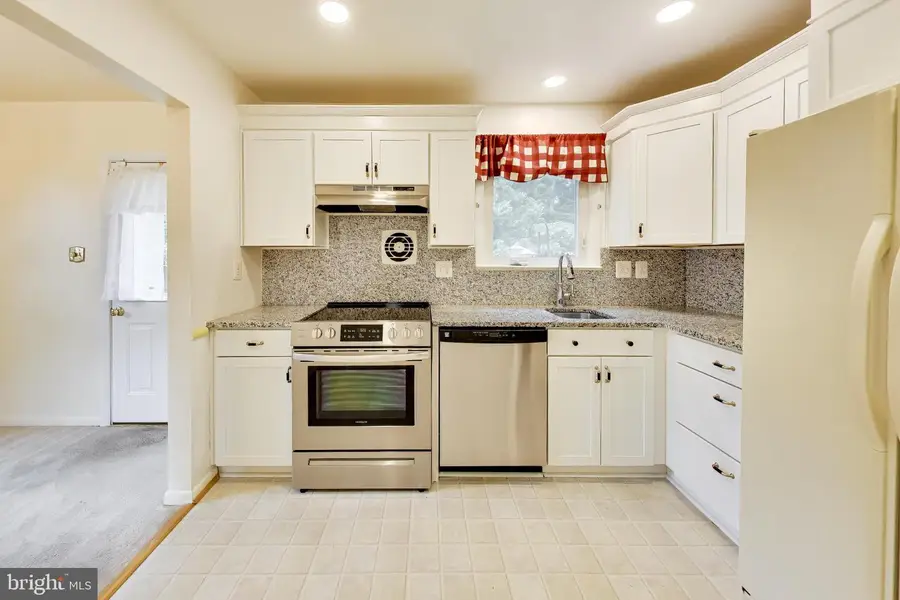 6720 Briarcliff Dr, Clinton, MD 20735 - #2