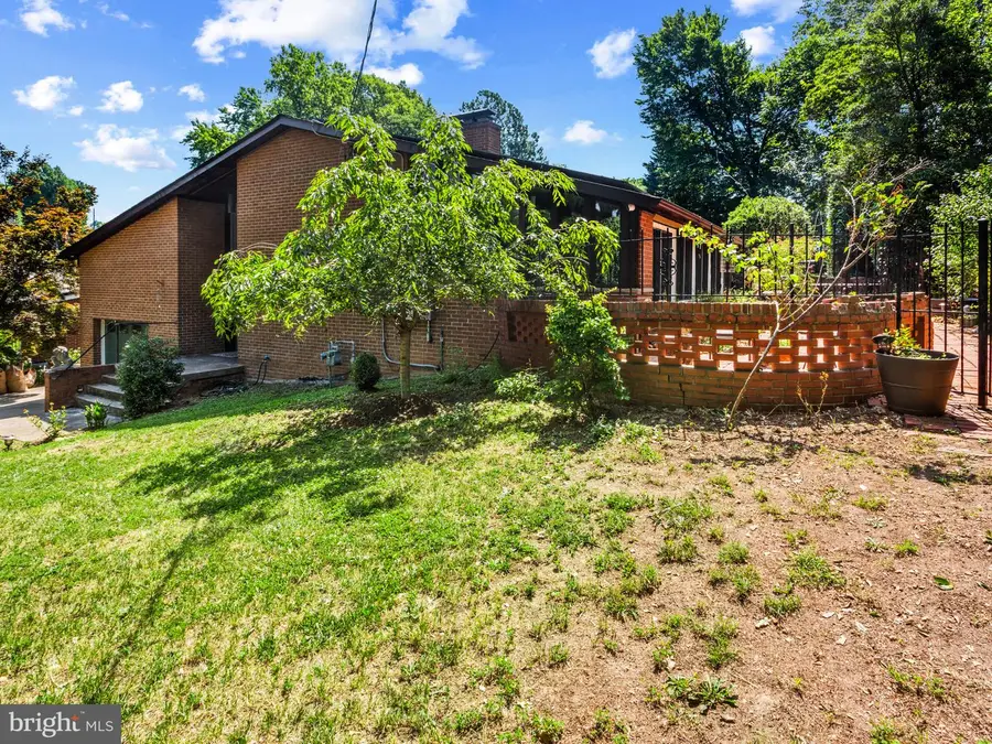 1811 Clayton Dr, Oxon Hill, MD 20745 - #3