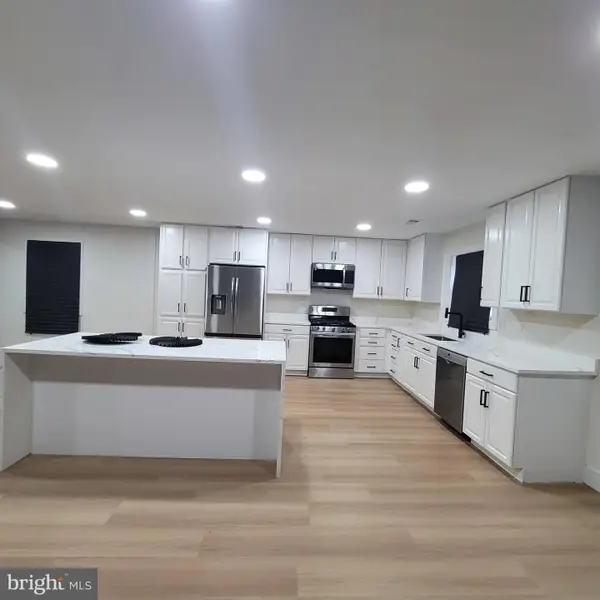 7011 Old Chapel Dr, BOWIE, MD 20715