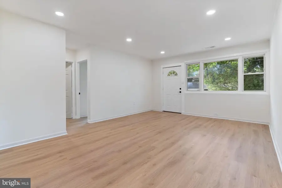 8012 Allendale Dr, Landover, MD 20785 - #3