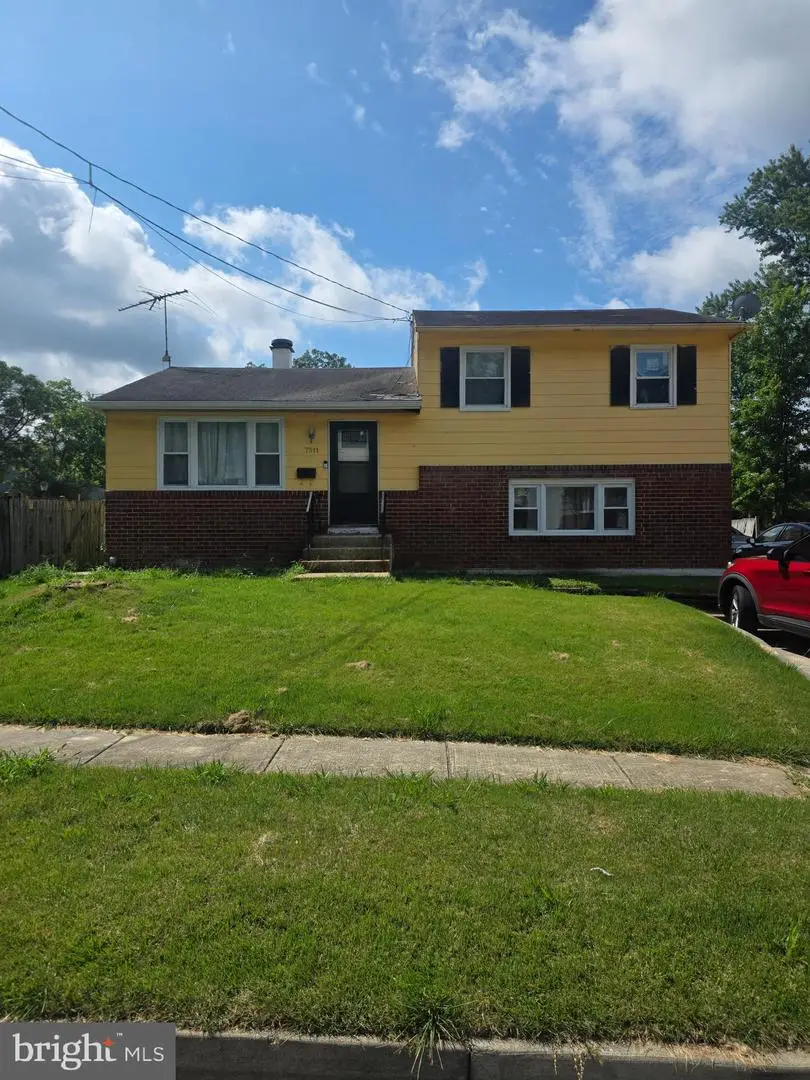 7511 Newberry Ln, Lanham, MD 20706 - #1