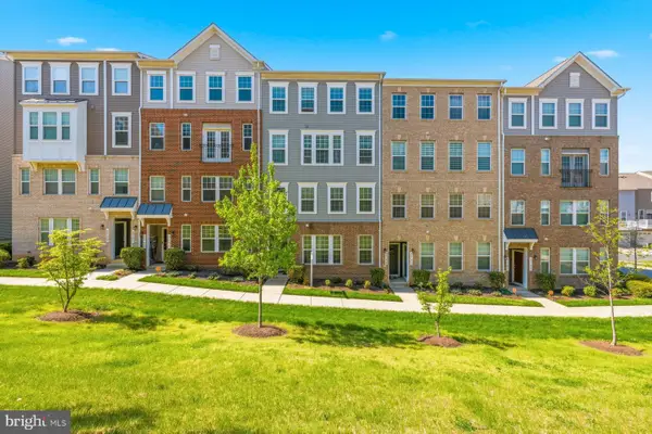 2731 Pinebrook Rd, LANDOVER, MD 20785
