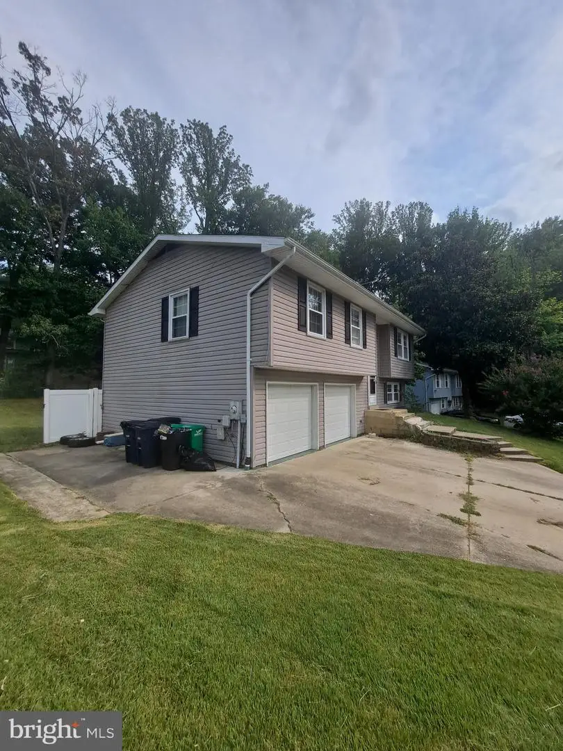 10306 Queen Elizabeth Dr, Upper Marlboro, MD 20772 - #2