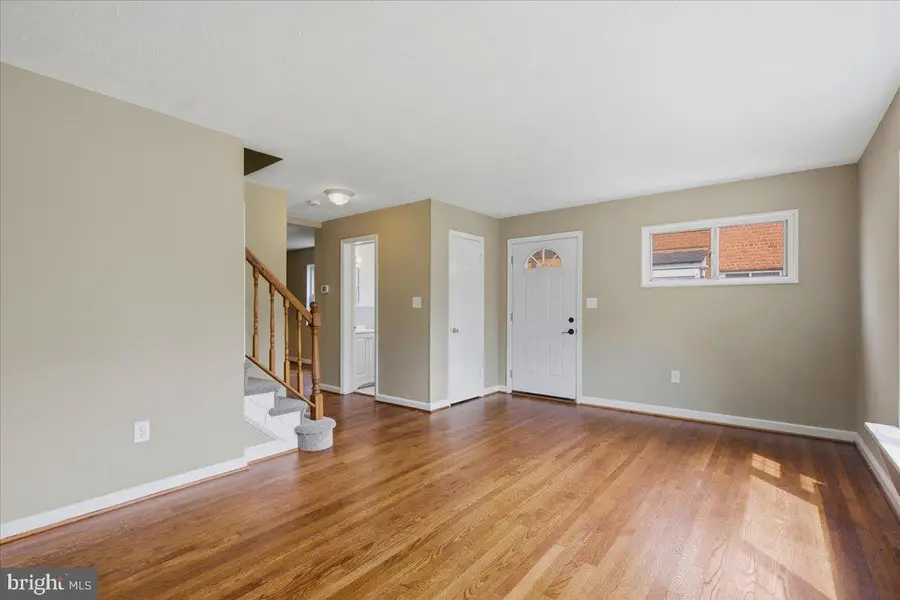 7632 W Park Dr, Hyattsville, MD 20783 - #3