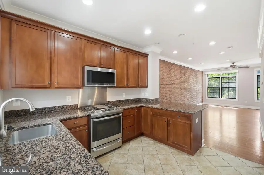 4404 Longfellow St, Hyattsville, MD 20781 - #2