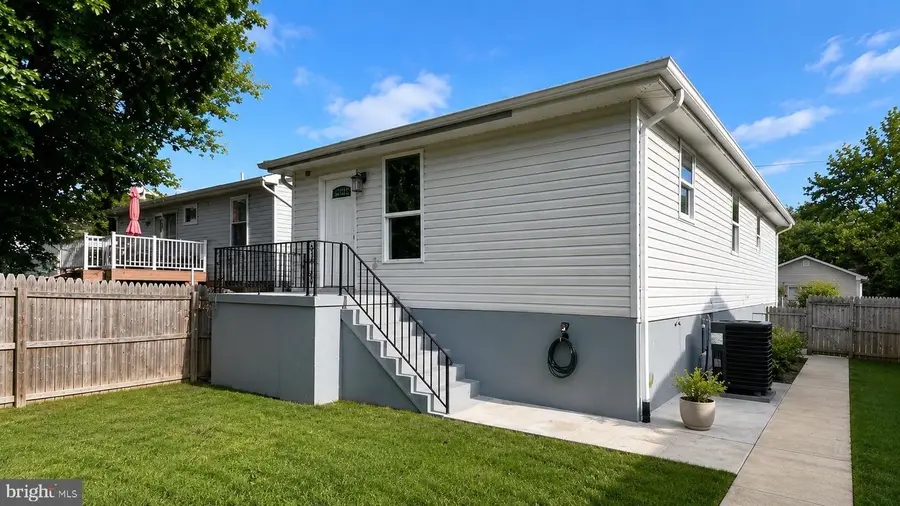 5905 J St, Capitol Heights, MD 20743 - #2