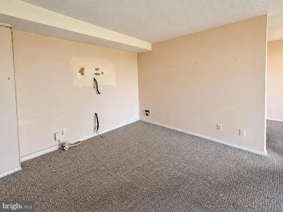 4410 Oglethorpe St #708, Hyattsville, MD 20781 - #2