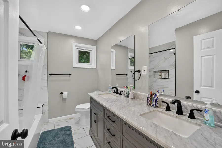 5509 Henderson Way, Suitland, MD 20746 - #2