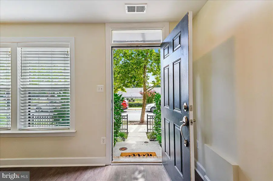 6402 47th St, Riverdale, MD 20737 - #2
