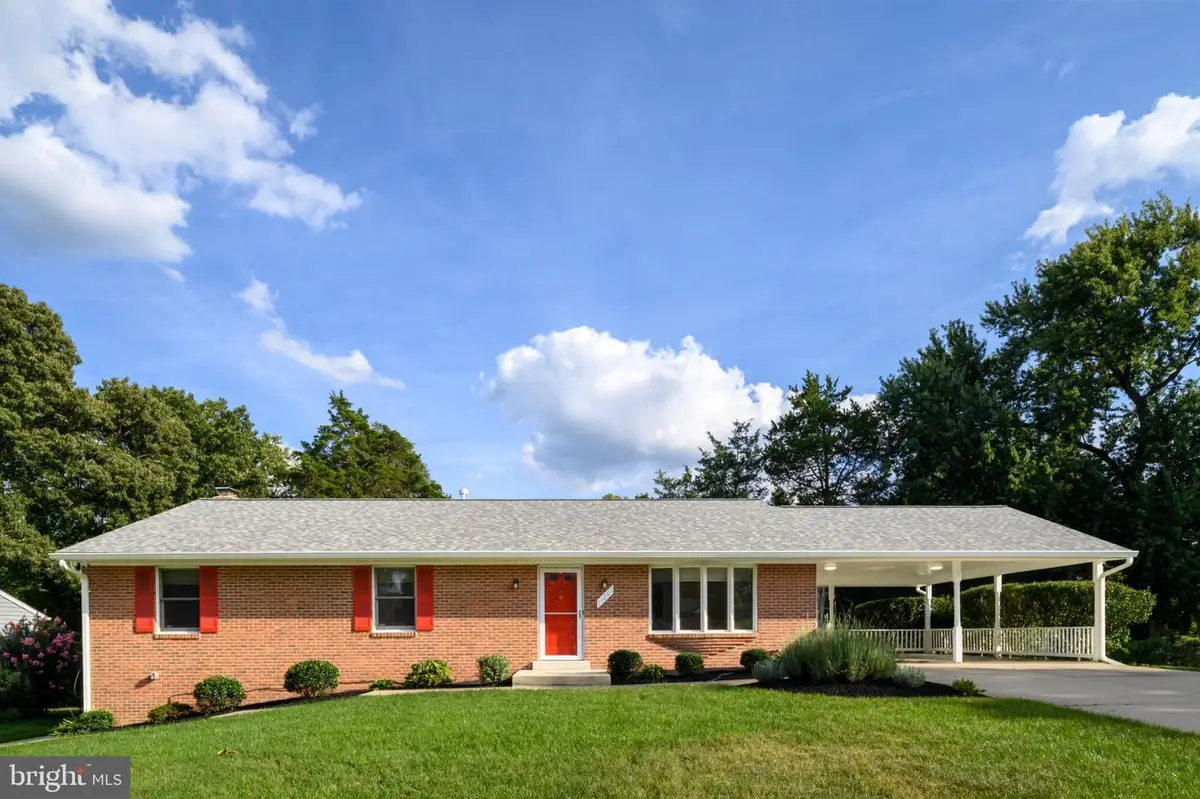 11201 Cedar Ln, Beltsville, MD 20705 - #1