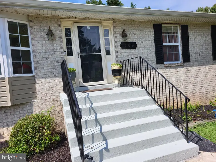 11819 Sylvia Dr, Clinton, MD 20735 - #2