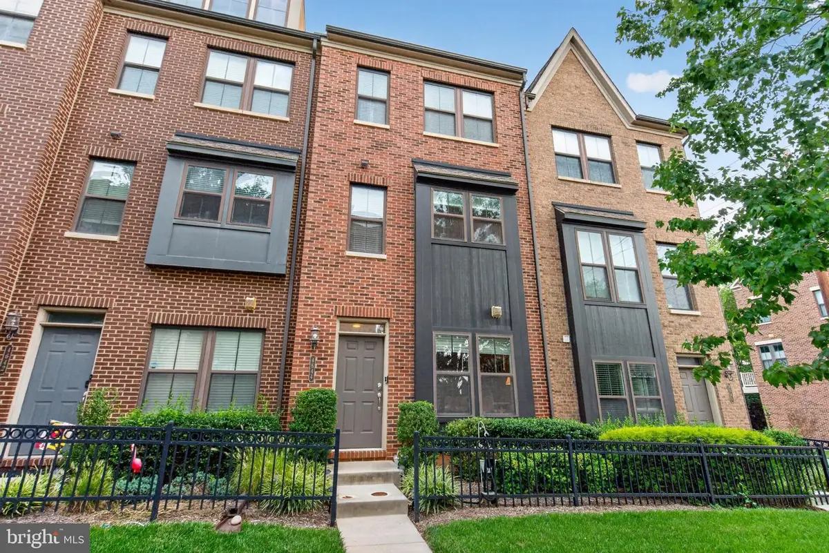 4644 Woodberry St, Riverdale, MD 20737 - #1