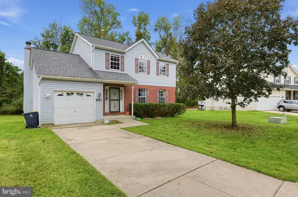 9223-gary E Gary Ln E, UPPER MARLBORO, MD 20774