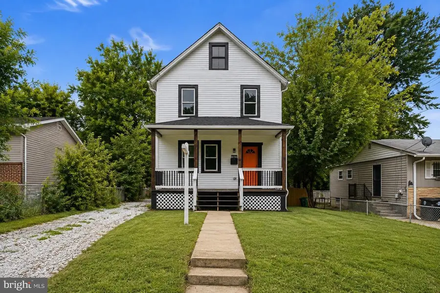 5807 Dade St, Capitol Heights, MD 20743 - #2